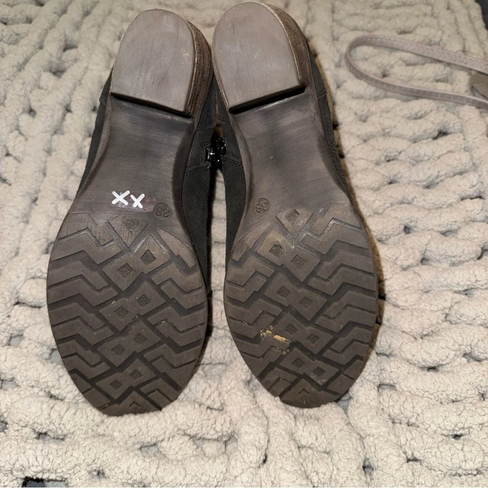 Taos Footwear Dark Gray Ankle Boots